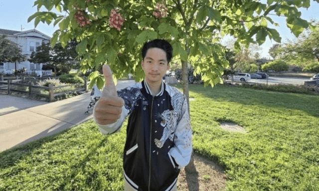 岁获逾百间大学录取收300万奖学金。瓦利棋牌美籍亚裔男孩有望创纪录13(图3)